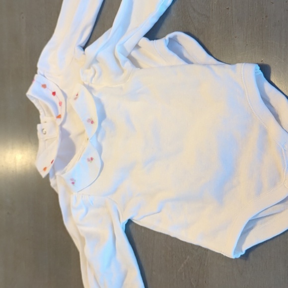 Gymboree bundle of two onesies - Picture 7 of 7